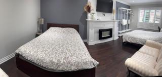 F3 Spacious room with 2 queen beds and TV - Mississauga - 9