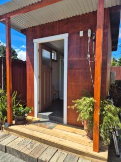 Delightful 1 bedroom tiny house, with retro Poptop - Westport - 3