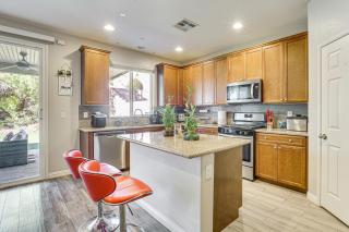 1 Mi to Aliante Casino Townhome with Fenced Yard! - Las Vegas - 5