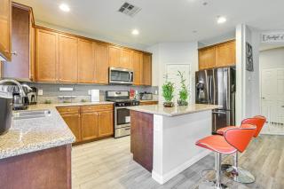 1 Mi to Aliante Casino Townhome with Fenced Yard! - Las Vegas - 4