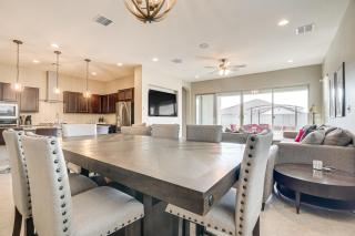 Covered Patio and Community Pool Home in Surprise - Surprise - 0