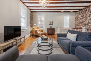 King Bed 2 Baths Near River Shopping Walk Savannah-5 - 8