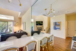Patio and Pool Access Chic Scottsdale Townhome - Scottsdale - 3