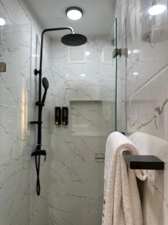 Moderno apartaestudio tipo loft, con jacuzzi privado, auto check-in en Usaquén - 5