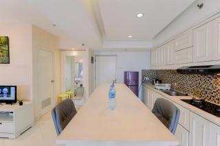 Homey and Big Studio Apartment at The Wave Kuningan By Travelio - 4