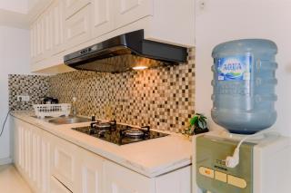 Homey and Big Studio Apartment at The Wave Kuningan By Travelio - 2