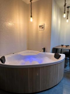 Moderno apartaestudio tipo loft, con jacuzzi privado, auto check-in en Usaquén - 7