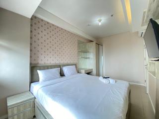 Nice and Cozy 2BR Apartment at Parahyangan Residence By Travelio - 9