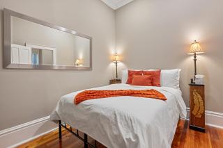 No Car Needed King Bed Balcony Abercorn And York-2 - 1