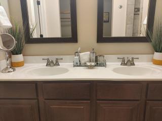 Wonderful, plush & luxurious 3 Bed Room Home - El Paso - 4