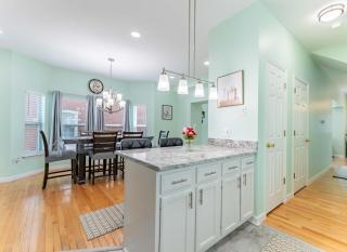 Perfect Getaway at CWE- Entire Home with Free Parking Near Fox, Universities and More! - Saint Louis - 1