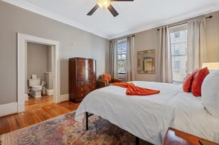 Top Of York Rooftop Patio 3 Bathrooms Movie Room-3-4 - 4