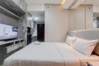Good Place Studio at Transpark Bintaro Apartment By Travelio - 8