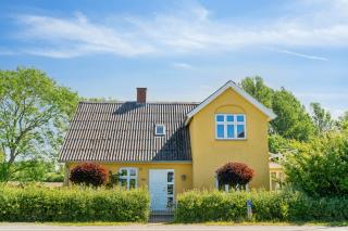 The Yellow Villa Where Sea And Wild Fields Meet - Millinge - 5
