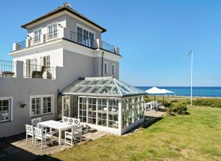 Unique Summer House With Elegance And Sea Views - Græsted - 8