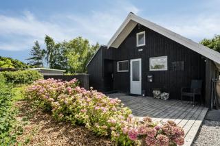 Cozy Summer House Close To The Beach - Sjølund - 1
