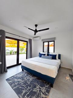 Spacious oasis of light and nature beach villa - 6