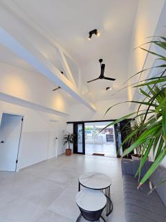 Spacious oasis of light and nature beach villa - 3