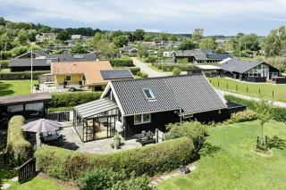 Cozy Summer House Close To The Beach - Sjølund - 0