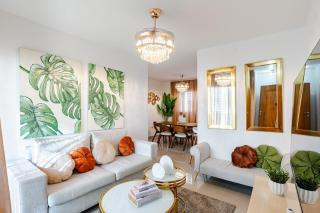 Chic Urban Retreat with Pool, Gym, & Free Parking - Santiago de los Caballeros - 0