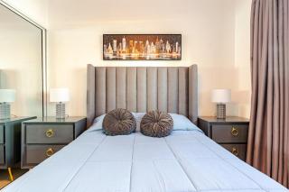 Chic Urban Retreat with Pool, Gym, & Free Parking - Santiago de los Caballeros - 8