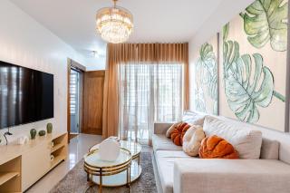 Chic Urban Retreat with Pool, Gym, & Free Parking - Santiago de los Caballeros - 5