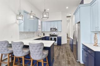 Cozy Fresh Lux House Near Downtown - 3