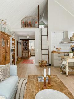 Summer Cabin Modern Elegance Meets Rural Charm - Ästad - 7