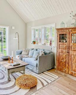 Summer Cabin Modern Elegance Meets Rural Charm - Ästad - 6