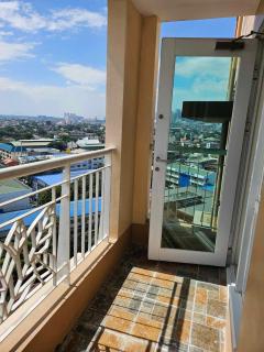 3BR at The Rochester - Manila - 2