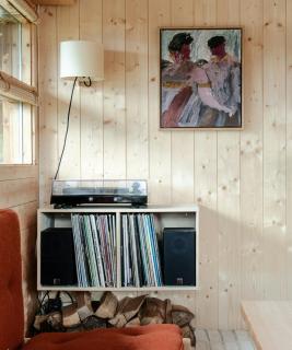 Architectural Gem Near Cross Country Trails - 4