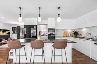 Family-Friendly Home with Private Pool and BBQ - Buderim - 8
