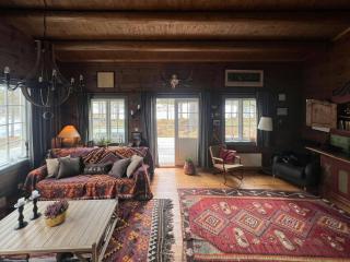 Family-Friendly Cabin By The Lake At Finnskogen - - 2