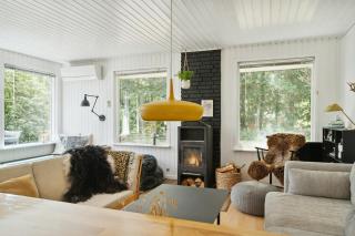 Among Trees In Cozy Home With Wood Stove - Kolind - 5