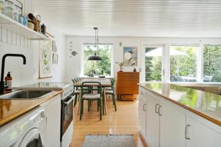 Among Trees In Cozy Home With Wood Stove - Kolind - 3