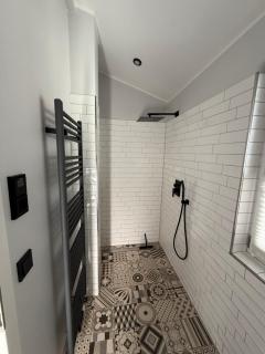 Haus am See mit Gästehaus - 2