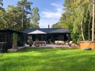 Elegant New Cottage On Quiet Woodland Site - Nykøbing Sjælland - 2