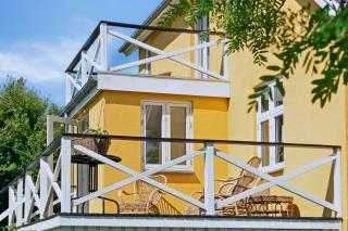 The Yellow Villa Where Sea And Wild Fields Meet - Millinge - 8