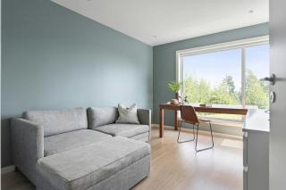 Spacious Cabin On Car-Free Island With View - 1