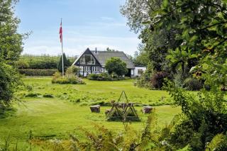 Timber-Framed With Bright And Idyllic Garden - Juelsminde - 0