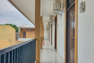 Urbanview Aurel House Cirebon - - 2