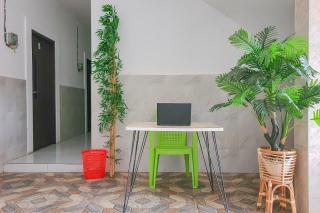 Urbanview Aurel House Cirebon - - 1