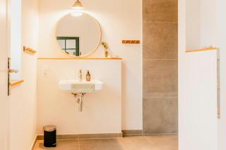 Modern Holiday Home With Charm And Swimming Pond - Wiefelstede - 2