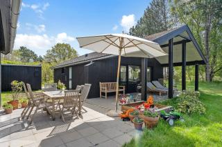 Family-Friendly Home Near Beach And Nature - Højby - 0