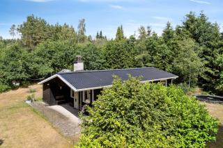 Among Trees In Cozy Home With Wood Stove - Kolind - 1
