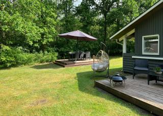 Fredfyldt Hjem Omgivet Af Marker Og Skov - 8