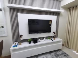 Yammy's HomeyStyle Condo at Tower 3 Shore 3 Residences - Manila - 2