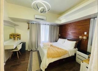 Lady Diana Mirror mirror Penthouse Makati Gym Swim Park - 1