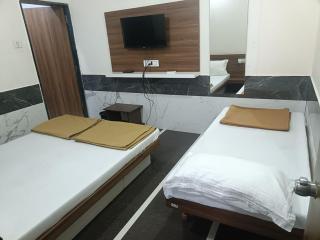 Hotel Mahalaxmi - Dwarka - 4