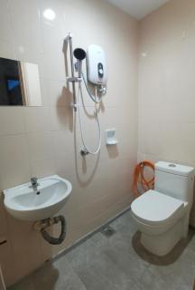 4 Bedrooms 4 Bathrooms 10Pax Comfy Sleeps Landed Spacious House - Seri Kembangan - 1